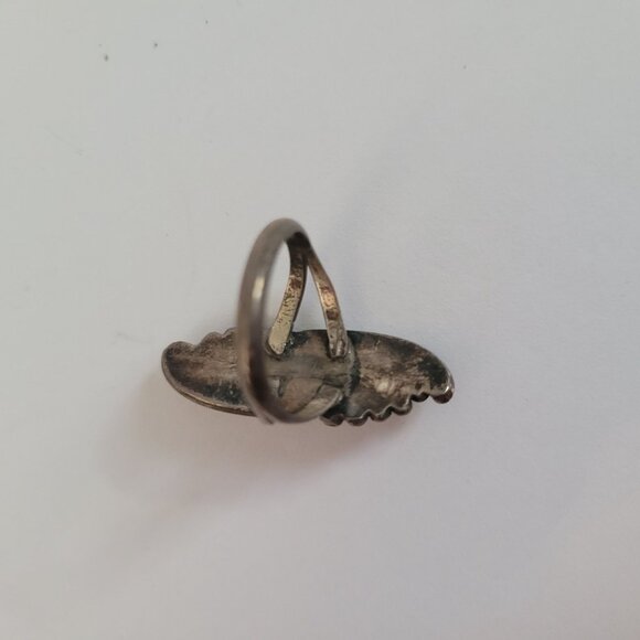 Vintage Sterling Silver Navajo Ring With Mother Of Pearl & Turquoise Inlay - Picture 13 of 13